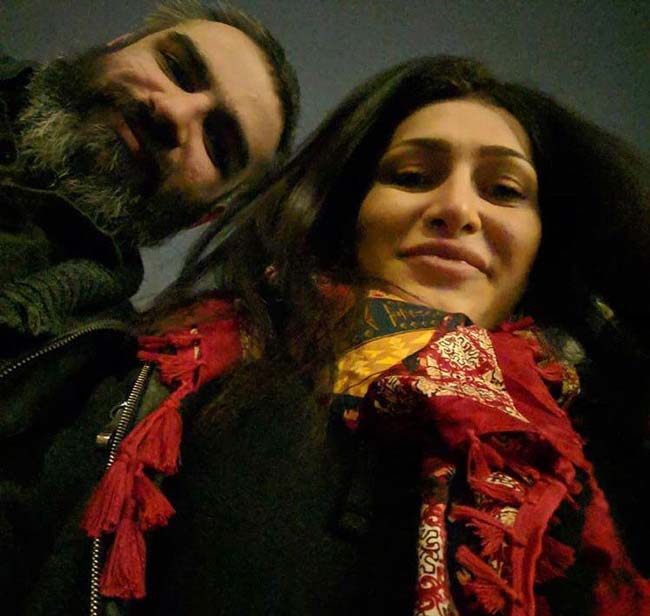 بیوگرافی و جنجال آزاده اکبری همسر سروش هیچکس (+تصاویر)